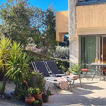 Cosy Avec Terrasse Arboree, Cassis, Calme, Parking, A 10 Min Cassis