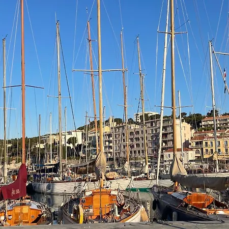 Couette-café Cosy Avec Terrasse Arborée, Cassis, Calme, Parking, à 10 Min Cassis