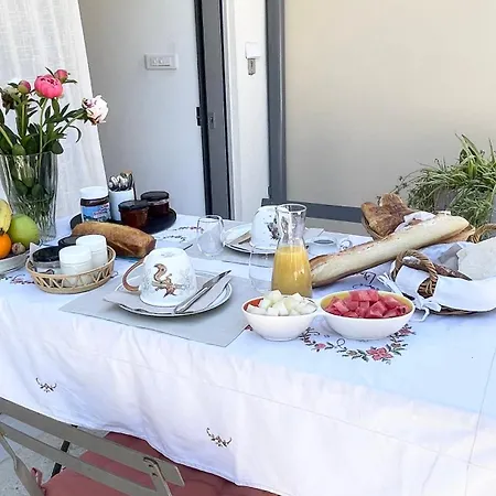 Couette-café Cosy Avec Terrasse Arborée, Cassis, Calme, Parking, à 10 Min