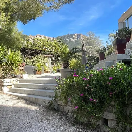 Cosy Avec Terrasse Arborée, Cassis, Calme, Parking, à 10 Min