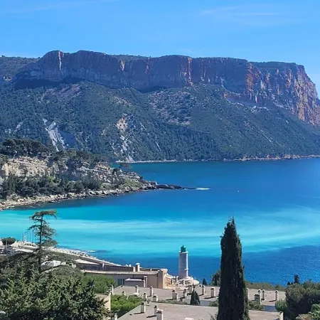 Cosy Avec Terrasse Arboree, Cassis, Calme, Parking, A 10 Min